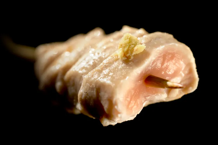 燒鳥串山葵里肌。業者提供
