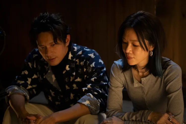 謝盈萱（右）和姚淳耀互動很有火花。Netflix提供