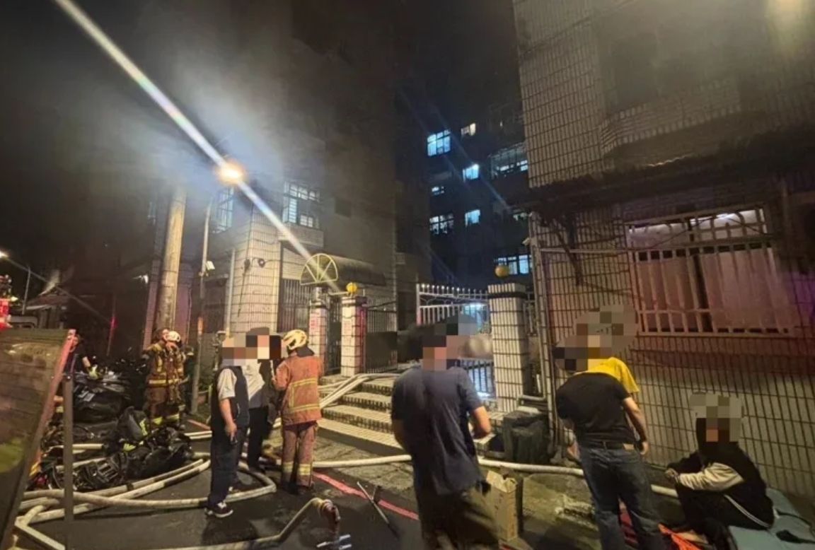 中和深夜惡火奪命!67歲男受困屋內送醫不治 另2人燙、嗆傷