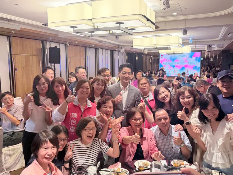 陳安文教基金會成立43周年，台北市長蔣萬安18日晚間出席周年慶活動，向長期投入公益服務的基金會表達祝賀與感謝。讀者提供