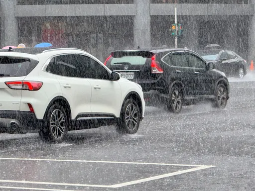豪大雨狂炸！颱風鋒面影響至周六　下周漸轉晴