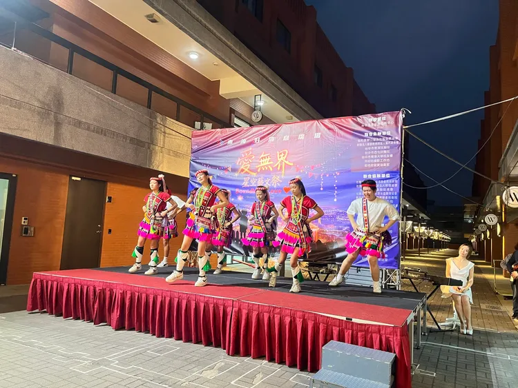 晚間將舉辦「星空美學音樂會」，邀請多組跨國表演團體接力演出。主辦單位提供