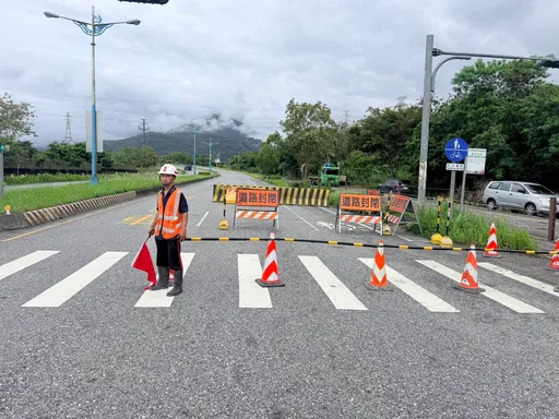 花蓮萬里溪堰塞湖水估24小時潰決　台9線萬里溪橋今下午13時起封閉