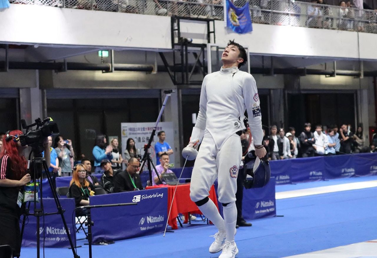 李讓亞錦賽奪銀創歷史!19歲擊劍新星寫台灣男子隊史 直闖名古屋亞運