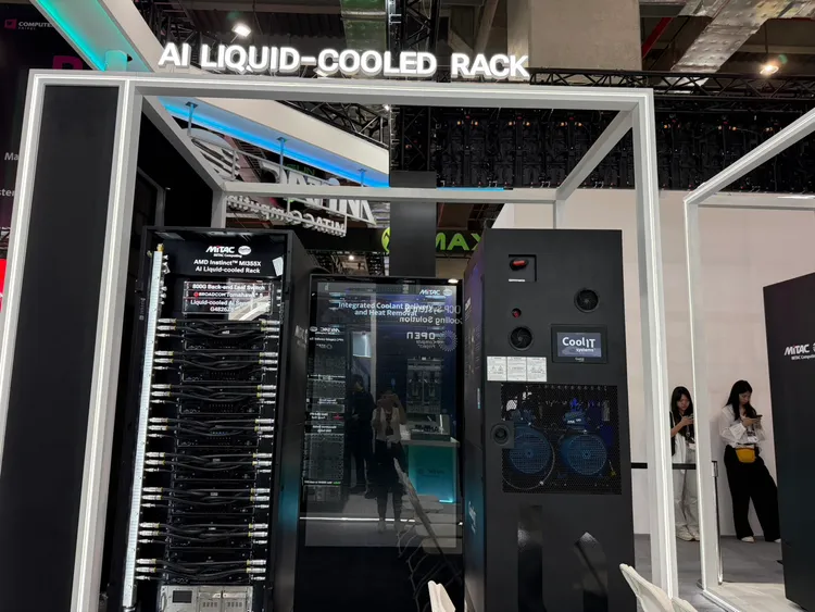 神雲科技在COMPUTEX中展示G8825Z5鑽石散熱AI伺服器。趙筱文攝