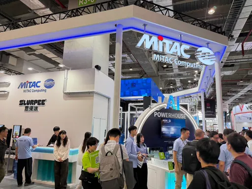 神雲COMPUTEX秀AI基礎架構！首推52U液冷機櫃、搶攻代理式AI商機