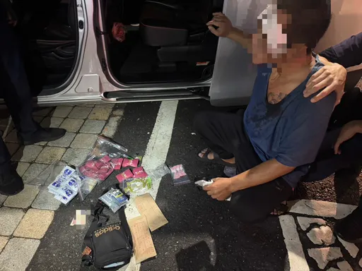 拍違停竟遭追打！毒男囂張嗆警「我吃藥就吃藥」　前鎮警攔截243件毒品