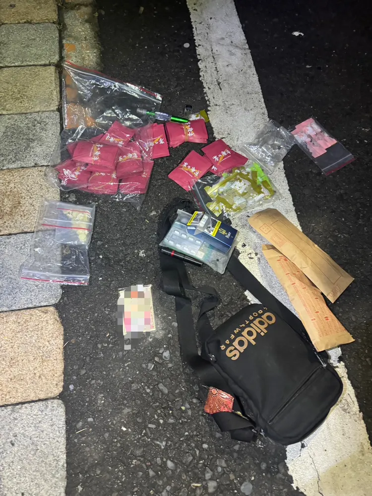 嫌犯車上藏大批毒品。翻攝畫面
