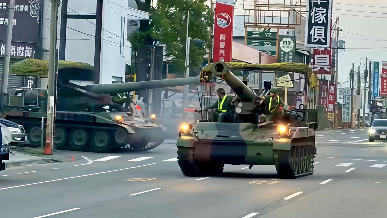 國軍立即備戰操演!第四作戰區M110A2自走砲迅速完成火力部署