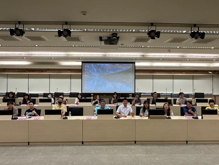 高雄市教育局5日召開「校園親師生溝通調處機制」研商會議。翻攝畫面