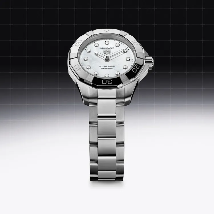 Aquaracer Professional Solargraph腕錶系列推出28mm精緻小錶徑。品牌提供