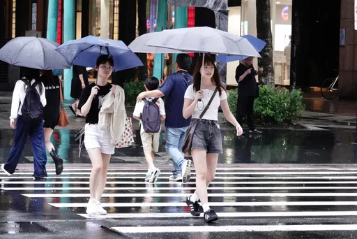 大規模劇烈豪雨機率降　氣象署今早8時解除加強作業