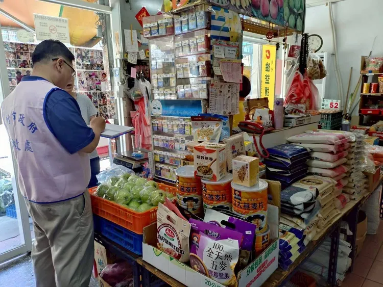 竹市府強力掃蕩「白牌菸」。新竹市府提供