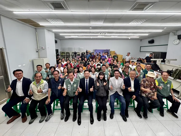 黃捷上任，宣示將全力輔選民進黨市長候選人賴瑞隆以及議會34+3席順利當選。翻攝畫面