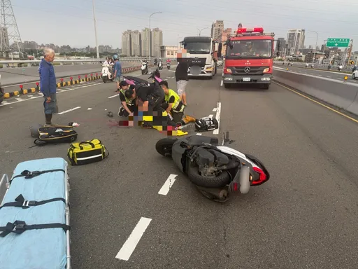 又是高齡駕駛！新北成蘆橋汽機車碰撞　女騎士噴飛命危搶救中