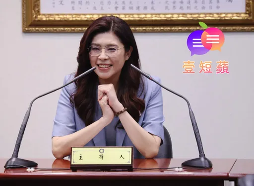 壹短蘋｜鄭麗文向美國稱讚習近平「手觸感像雲朵」　迷妹追星成台灣災難