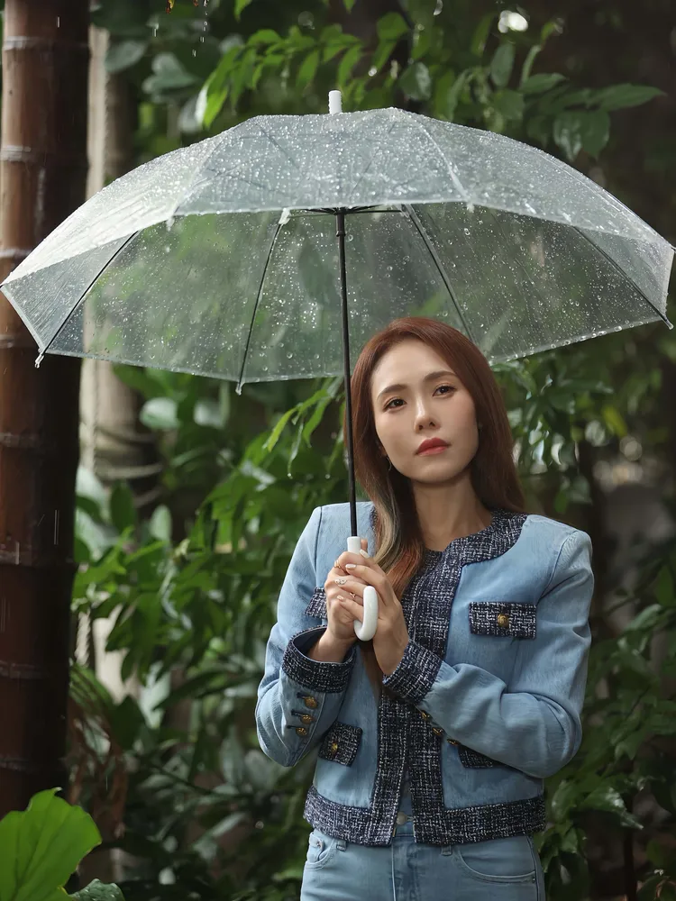 吳申梅《心落雨》MV上線短短兩週便突破百萬點閱。喜上梅梢娛樂提供