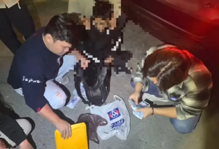 警方逮捕車手，順利阻止詐騙案件。翻攝照片