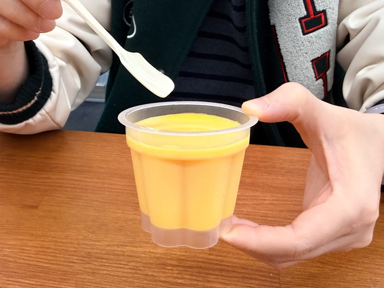 搭飛機「布丁」也是液體　不託運海關直接丟掉！