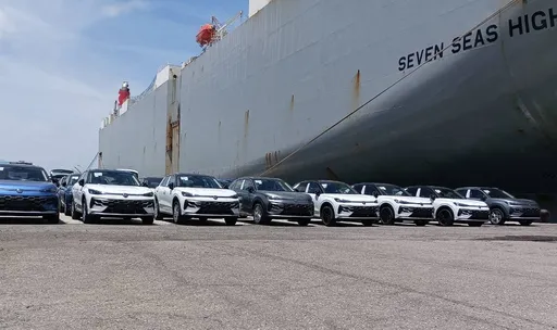 Volkswagen大改款T-Roc台北港現身！大批新車到港　傳7月在台正式上市