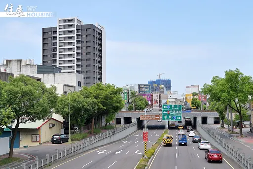 住展風向球5月依舊黃藍燈　北台預售達800億元但交易量仍低
