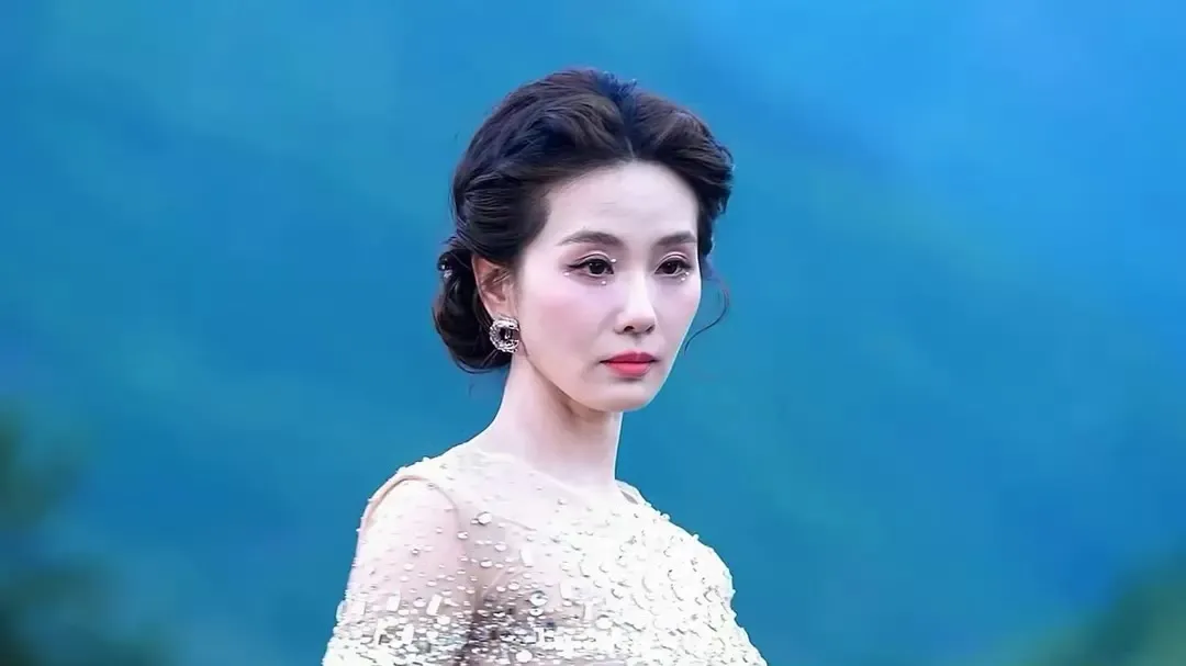 劉詩詩生圖狀況略顯憔悴。翻攝詩詩的小板報微博