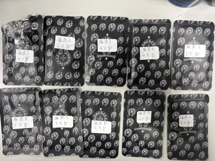 警方查獲毒品咖啡包。翻攝畫面