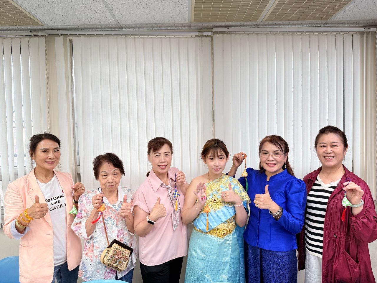 新住民講師分享泰國文化 手作「泰平安香包」歡度端午