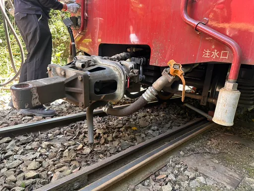 新列車試運轉出意外！「森里號」出軌幸無人傷　「阿里山號」今4班次取消