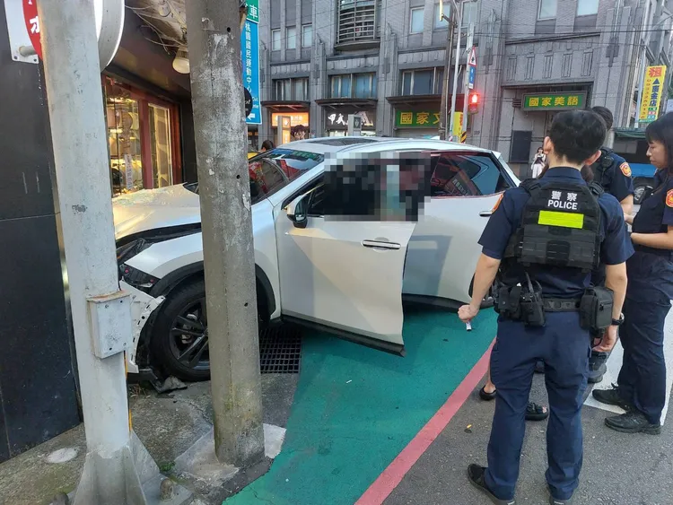 事故現場。桃園警分局提供