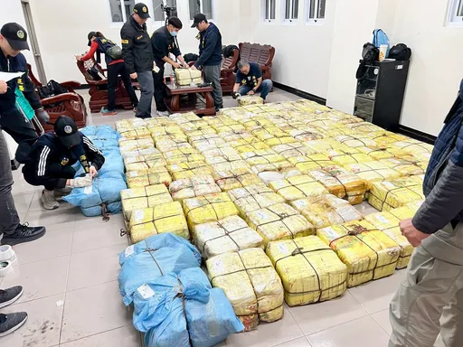 強力緝毒！海巡破獲歷年最大規模漁船走私毒品案　1.8公噸市值30億