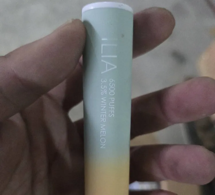 警方在貨櫃中發現電子煙零件約20萬個。翻攝照片