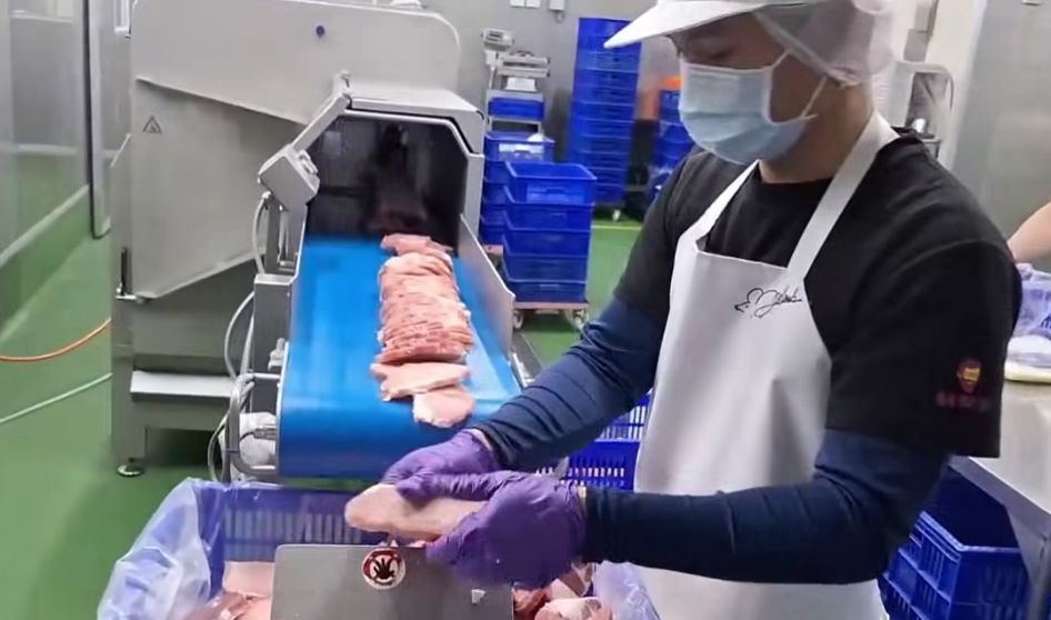鬍鬚張豬排遭指用「重組素肉」 衛生局稽核助攻證明清白