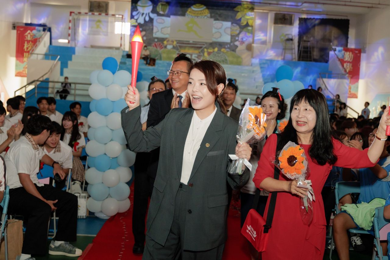星火香傳!竹市香山高中畢業典禮 高虹安見證並祝福畢業快樂