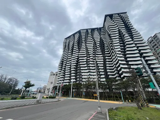 央行以靜制動　股市熱房市冷央行預防資金投入房地產