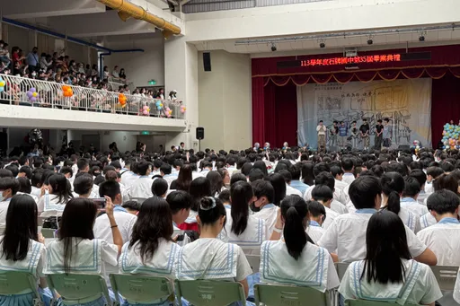 生命清理員「爆乳出席兒子畢典」遭酸民嗆丟臉！她火大反擊
