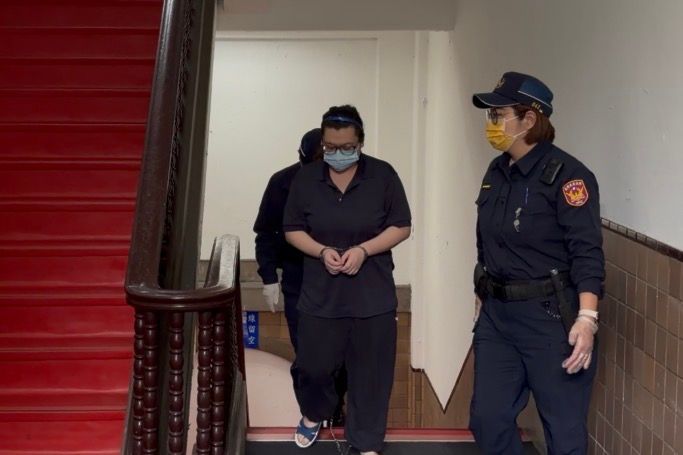 女毒蟲撞死警所長僅認過失致死!不認殺人 劉父警察節當庭痛罵「王×蛋」