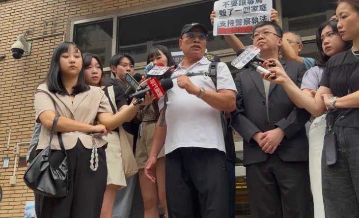 劉宗鑫父親今天當庭激動痛罵陳嘉瑩「王×蛋」，有生之年一定要看到陳女受最嚴厲的懲罰。張欽攝