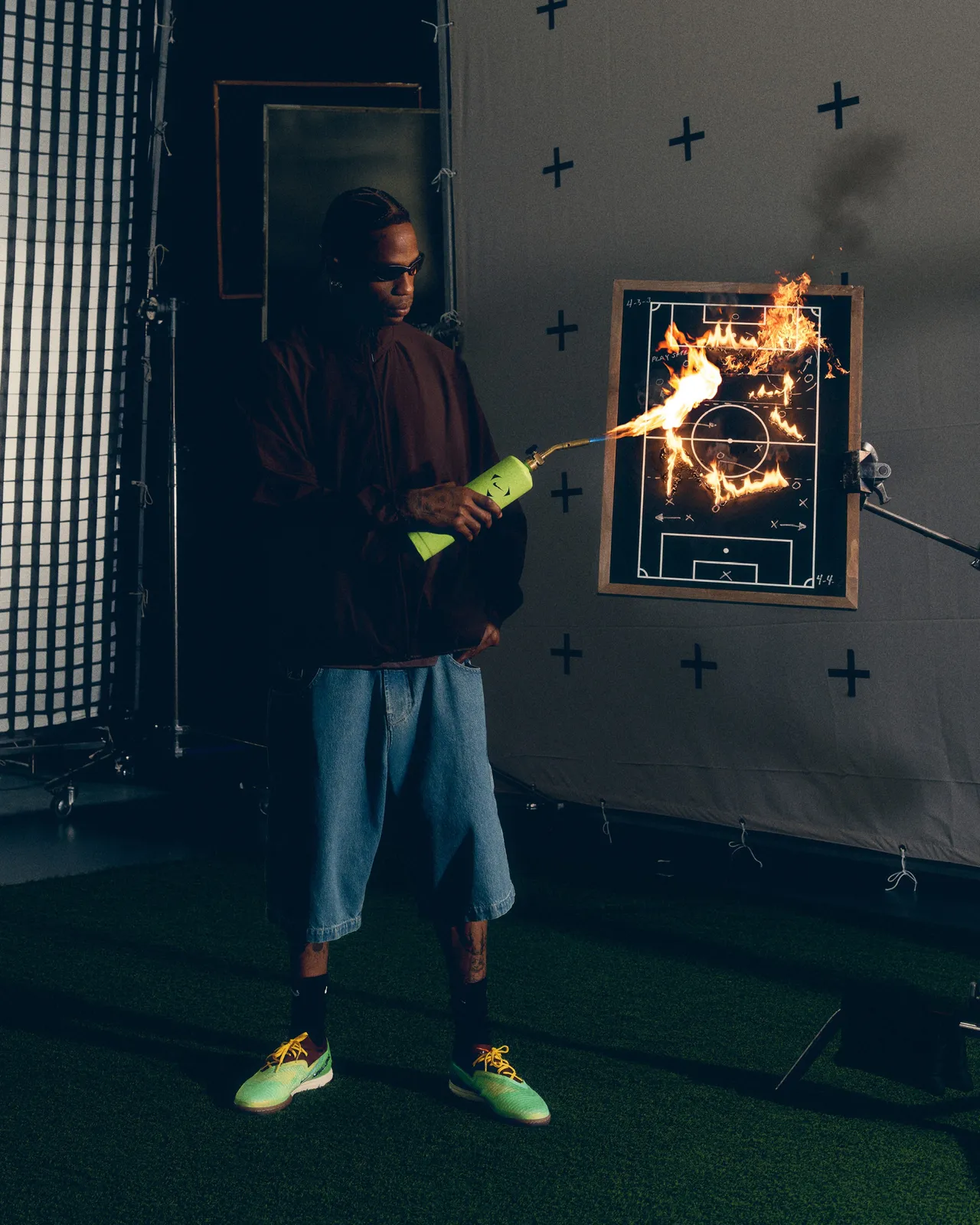 饒舌歌手Travis Scott驚喜客串Nike新廣告。品牌提供
