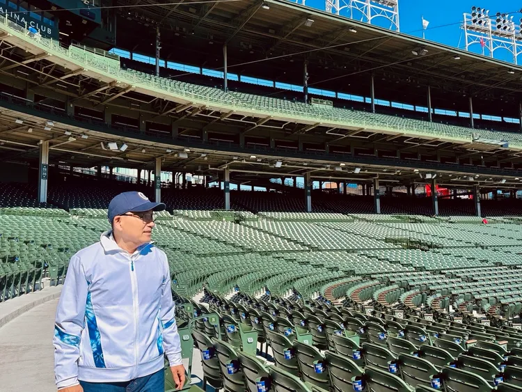 侯友宜參訪芝加哥百年球場Wrigley Field。新聞局提供