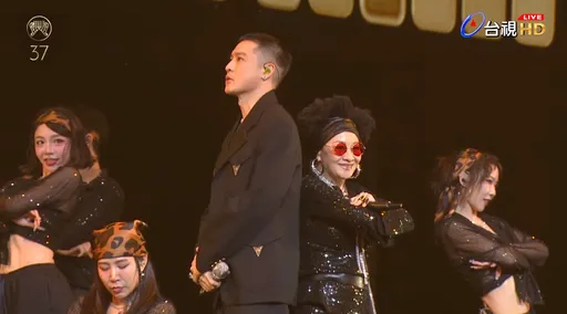 金曲獎｜74歲比莉合體周湯豪炸翻舞台　網驚呆「真的什麼都不必說！帥爛」