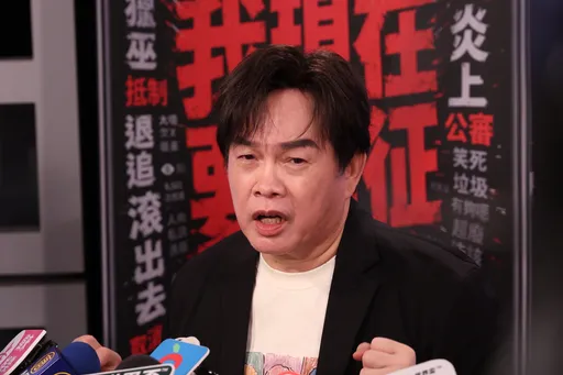 康康揭黃大煒15年前暖舉！　「清官難斷家務事」默默關心Vicky