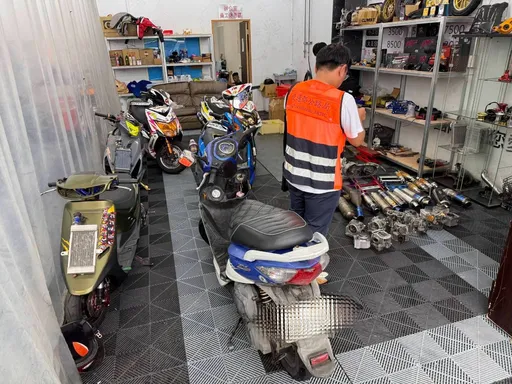 飆車族背後有藏鏡人！　新湖警鐵腕掃蕩改裝車行逮9人主嫌遭羈押