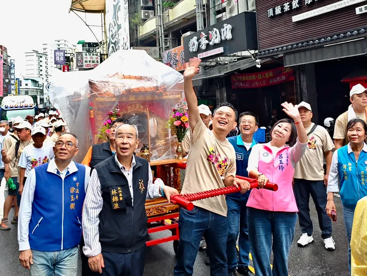 龍元宮神龍鬧鎮活動。桃園市府提供