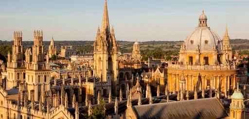 大學白讀了？英國畢業生薪水差一截　還背一身債