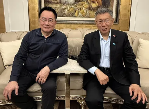 獄中會見蔡正元！柯文哲：他滿頭白髮　一直叫我不用擔心