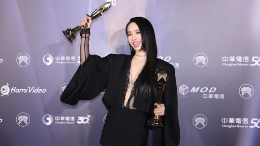 蔡依林不走金曲紅毯照樣稱霸　VALENTINO超辣薄紗裙成功封后