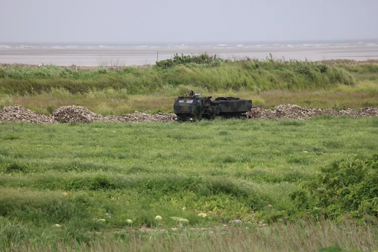 海馬士(HIMARS)多管火箭系統發射車。記者李俊毅攝