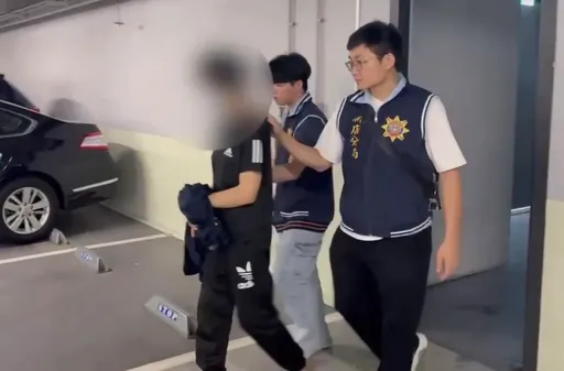 沒開車就躲得過？副駕毒蟲身藏大量毒品　一遇警察「表情管理」就露餡
