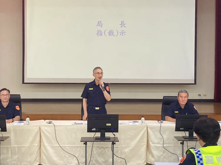 警察局長廖恆裕主持勤教。桃園市警局提供